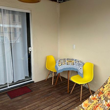 Suite Rua Pescada Amarela Бомбиньяс Экстерьер фото
